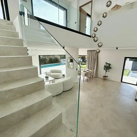 Contemporary With Pool Villa Villetelle