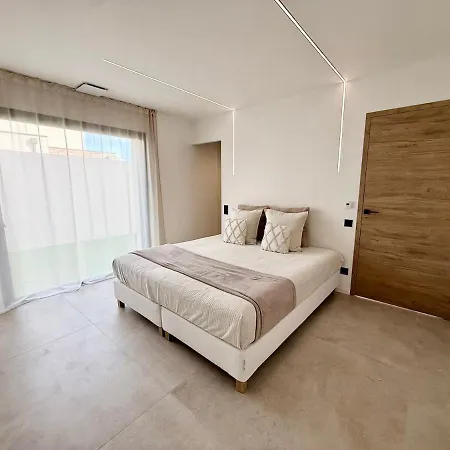 Contemporary With Pool Villa Villetelle