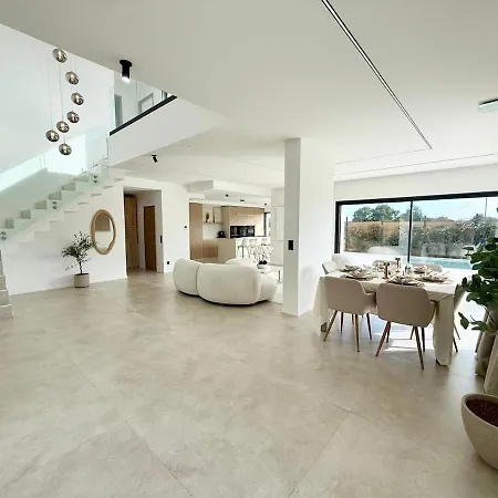 Contemporary With Pool *