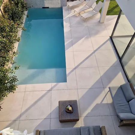 Contemporary With Pool Villetelle